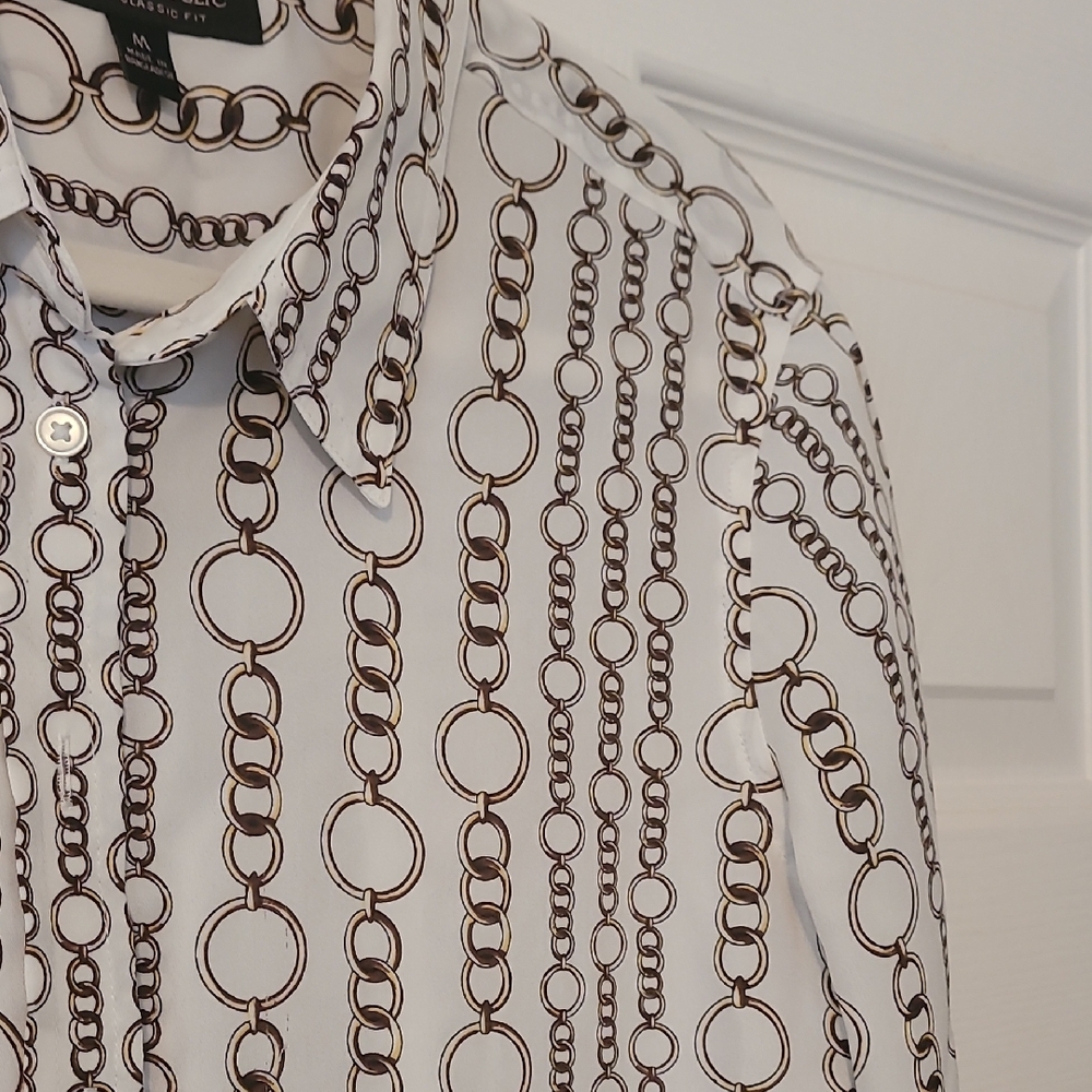 Banana Republic White Button-Down Blouse with Black Chain Pattern - Picture 3 of 8
